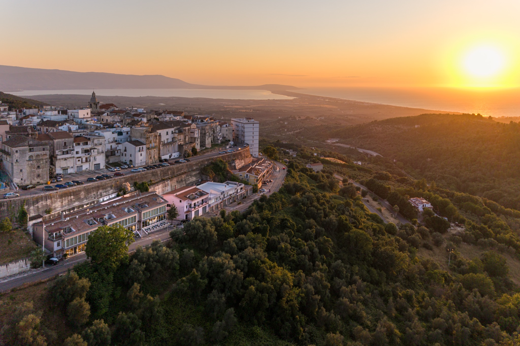 Panorama di Ischitella e del Gargano al tramonto